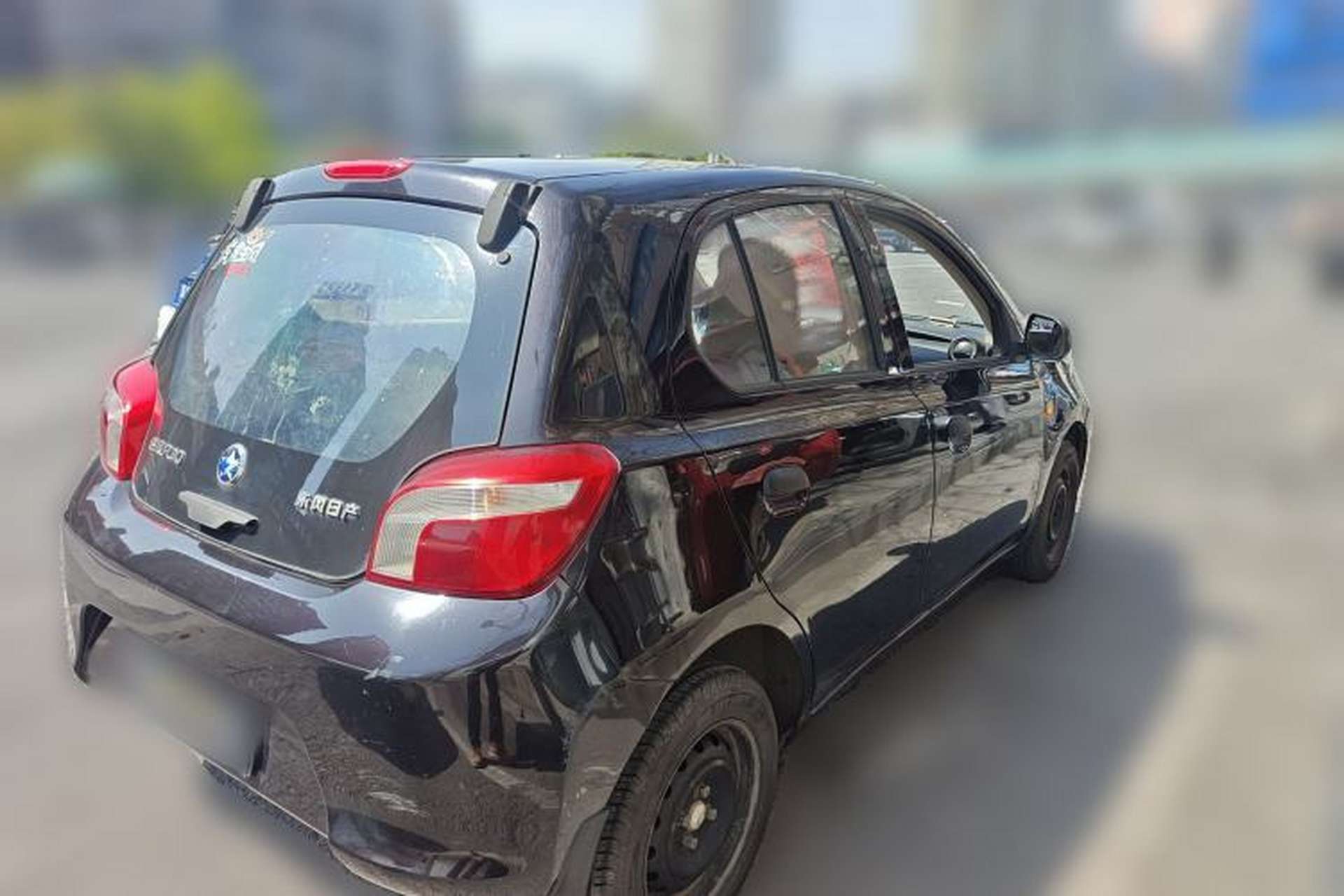 Used Venucia R30 2014 1.2L Manual Enjoyment Edition Rear Right 45 Deg