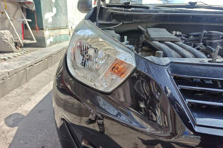 Used Venucia R30 2014 1.2L Manual Enjoyment Edition Right Front Headlight