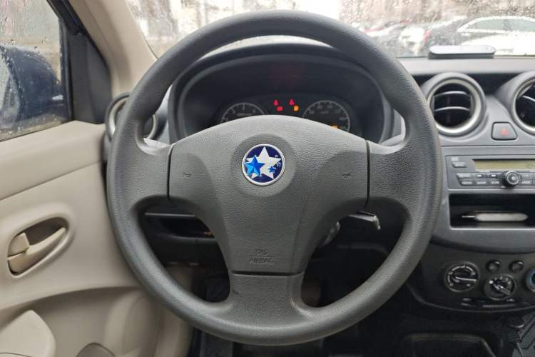 Used Venucia R30 2014 1.2L Manual Comfort Edition Steering Wheel