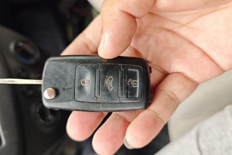 Used Venucia R30 2014 1.2L Manual Comfort Edition Vehicle Key