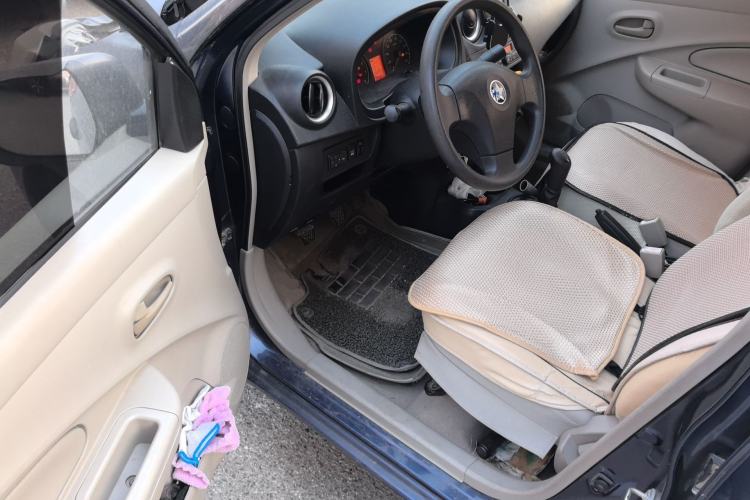 Used Venucia R30 2014 1.2L Manual Enjoyment Edition Driver Seat