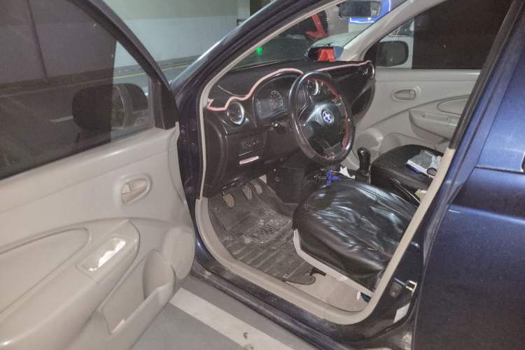 Used Venucia R30 2014 1.2L Manual Enjoyment Edition Driver Seat