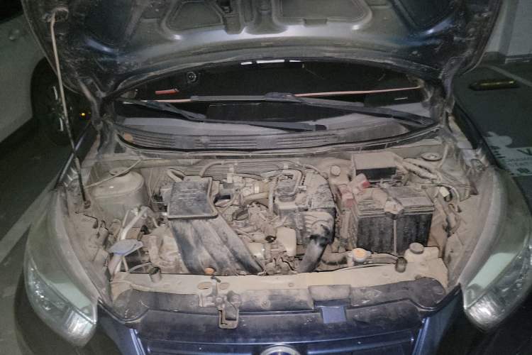 Used Venucia R30 2014 1.2L Manual Enjoyment Edition Engine Bay