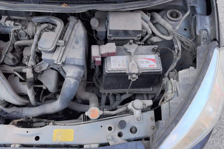 Used Venucia R30 2014 1.2L Manual Enjoyment Edition Engine Bay Left