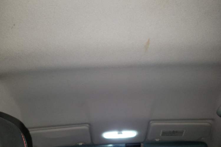 Used Venucia R30 2014 1.2L Manual Enjoyment Edition Headliner