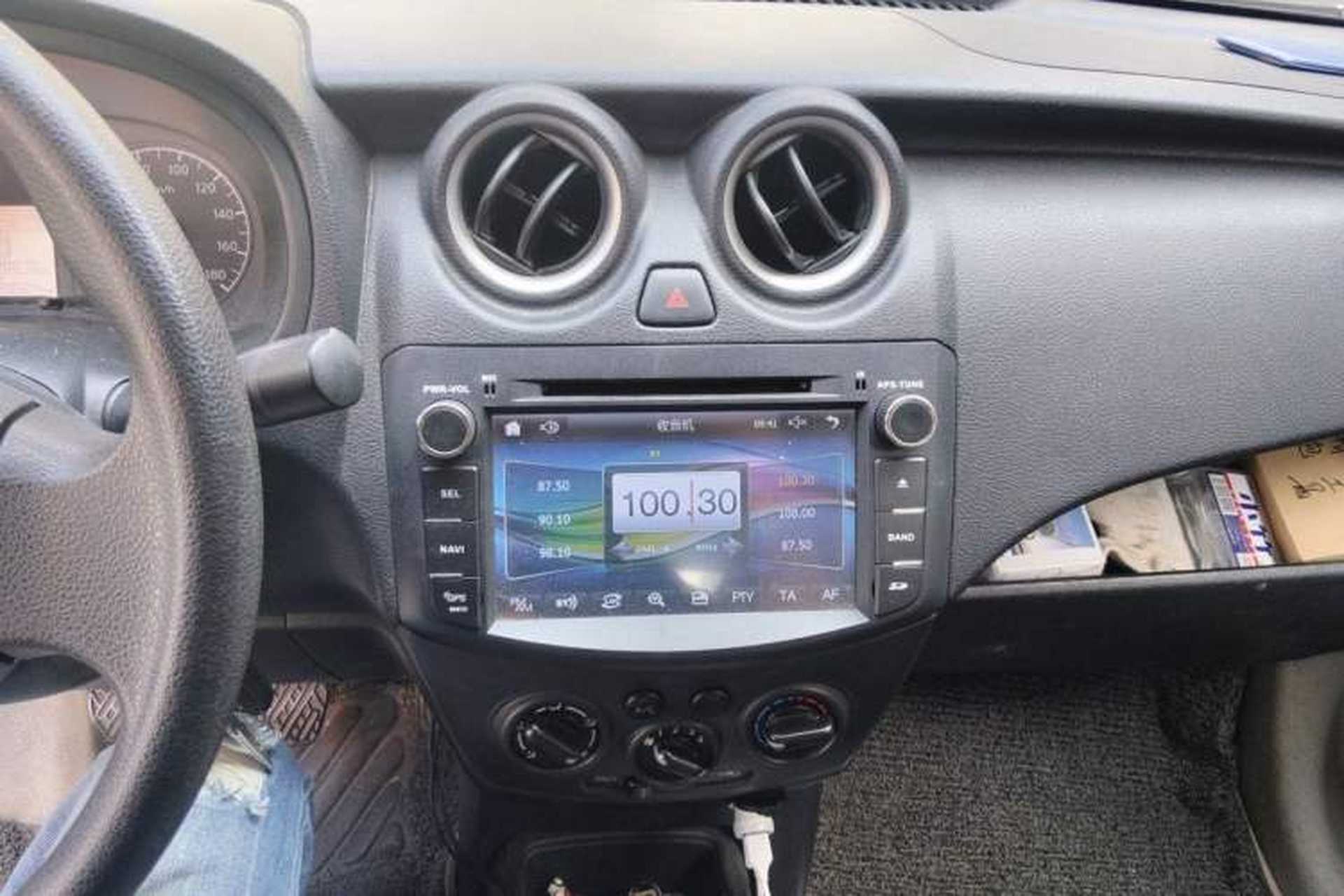 Used Venucia R30 2014 1.2L Manual Enjoyment Edition Audio And AC Panel