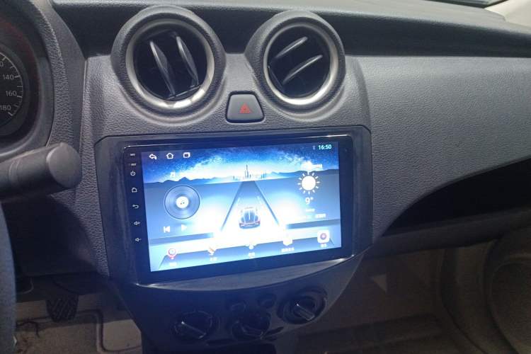 Used Venucia R30 2014 1.2L Manual Comfort Edition Audio And AC Panel