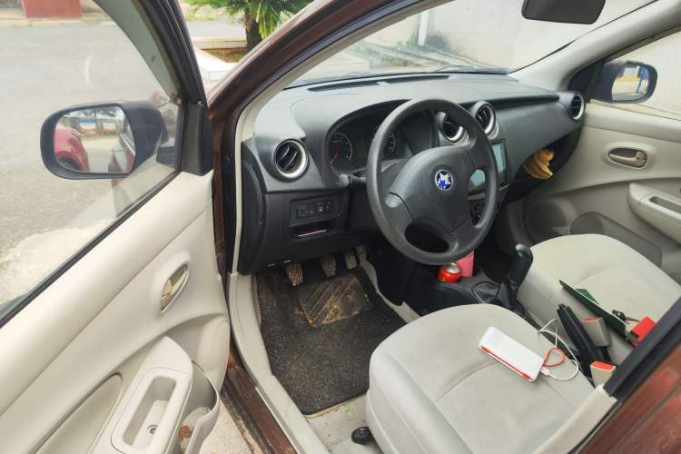 Used Venucia R30 2014 1.2L Manual Enjoyment Edition Driver Seat