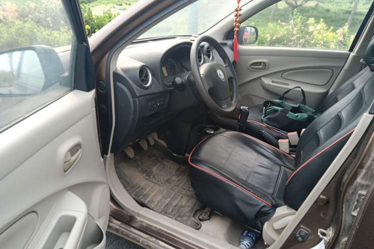 Used Venucia R30 2014 1.2L Manual Enjoyment Edition Driver Seat