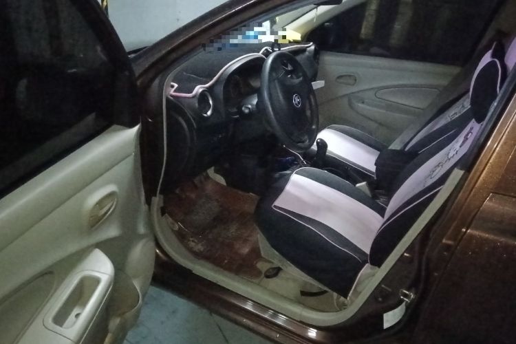 Used Venucia R30 2014 1.2L Manual Luxury Edition Driver Seat