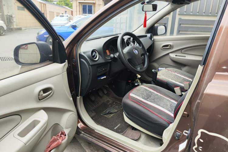 Used Venucia R30 2014 1.2L Manual Enjoyment Edition Driver Seat