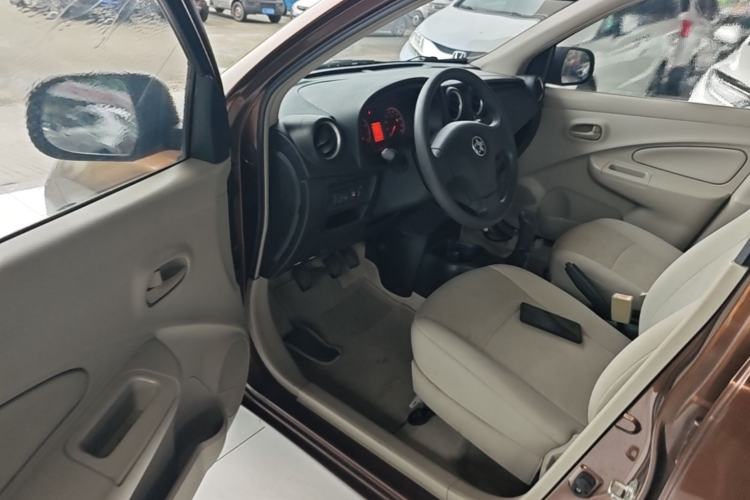 Used Venucia R30 2014 1.2L Manual Enjoyment Edition Driver Seat