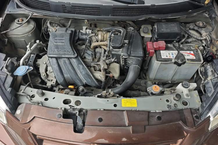 Used Venucia R30 2014 1.2L Manual Enjoyment Edition Engine Bay
