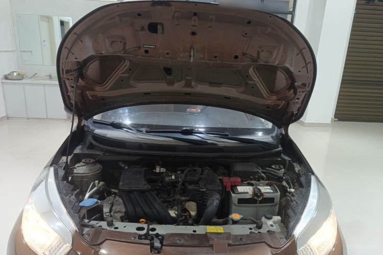 Used Venucia R30 2014 1.2L Manual Comfort Edition Engine Bay