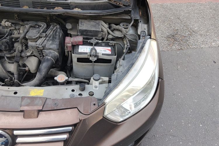 Used Venucia R30 2014 1.2L Manual Enjoyment Edition Engine Bay Left