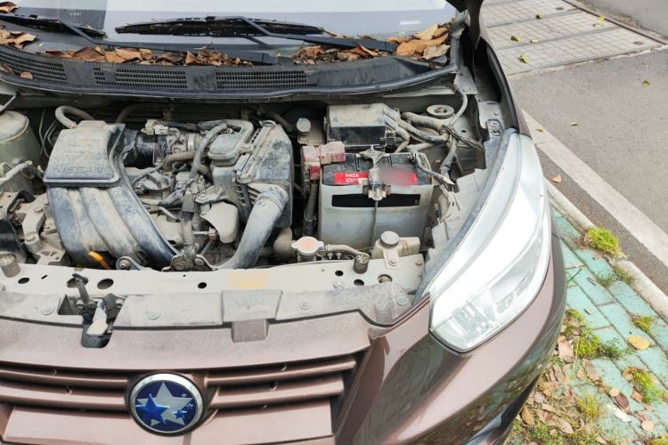Used Venucia R30 2014 1.2L Manual Enjoyment Edition Engine Bay Left