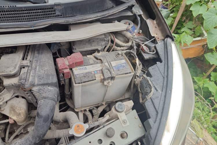 Used Venucia R30 2014 1.2L Manual Enjoyment Edition Engine Bay Left