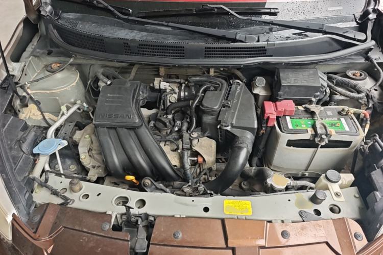 Used Venucia R30 2014 1.2L Manual Luxury Edition Engine Bay
