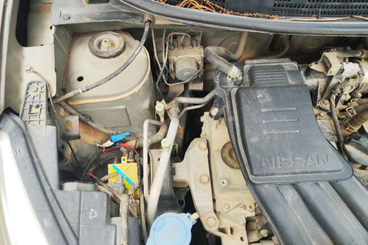 Used Venucia R30 2014 1.2L Manual Enjoyment Edition Engine Bay Right