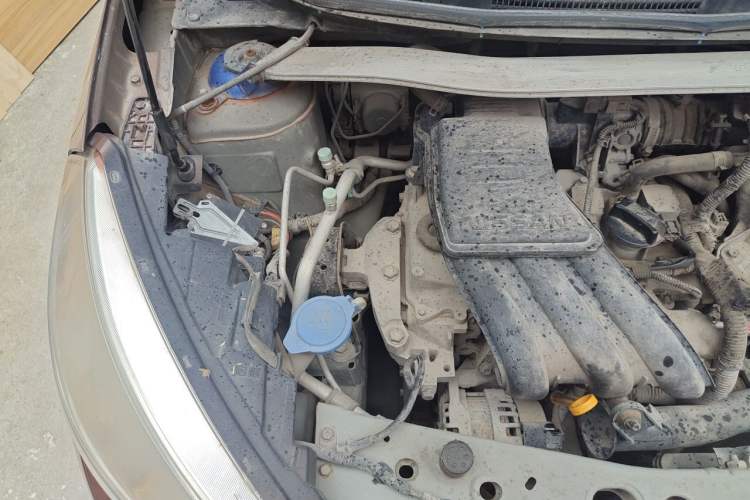 Used Venucia R30 2014 1.2L Manual Enjoyment Edition Engine Bay Right
