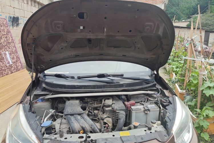 Used Venucia R30 2014 1.2L Manual Enjoyment Edition Engine Bay