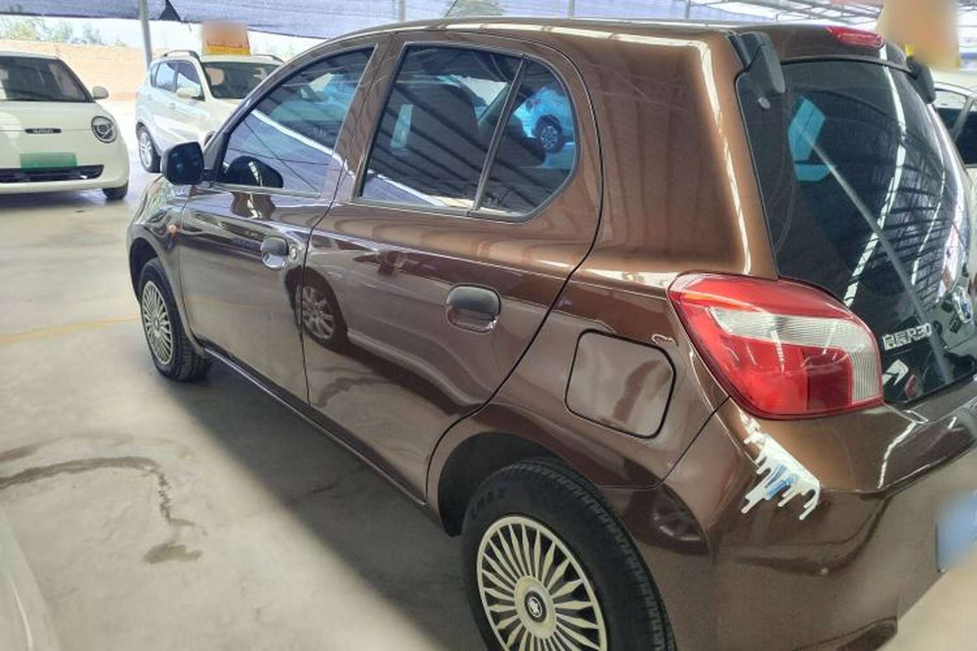 Used Venucia R30 2014 1.2L Manual Comfort Edition Exterior 3