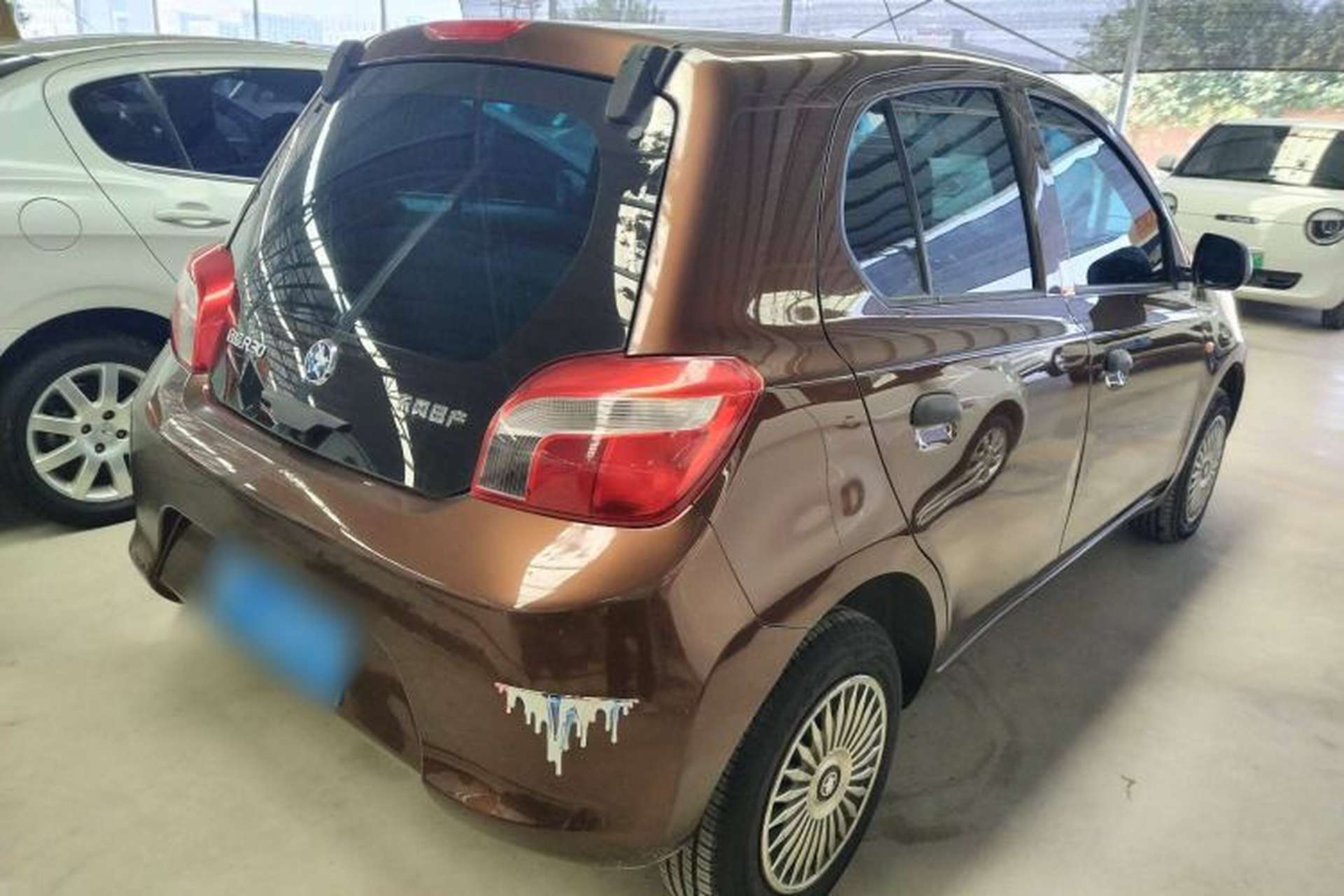 Used Venucia R30 2014 1.2L Manual Comfort Edition Exterior 4