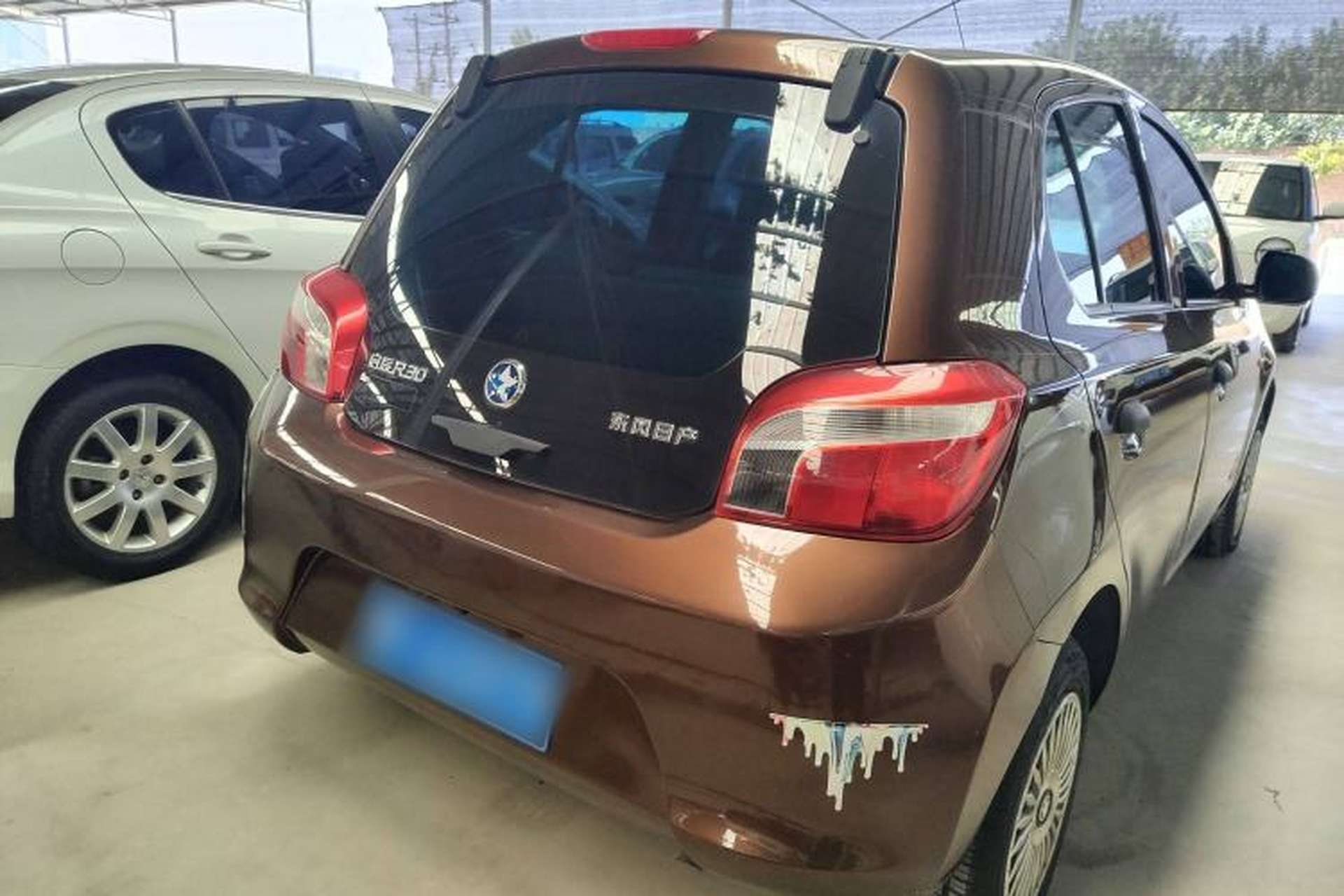 Used Venucia R30 2014 1.2L Manual Comfort Edition Exterior 5