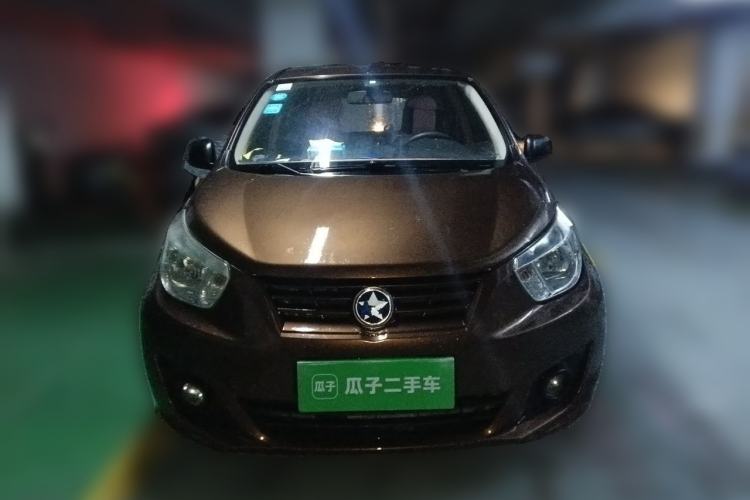 Used Venucia R30 2014 1.2L Manual Luxury Edition Front