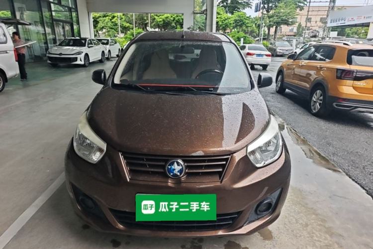 Used Venucia R30 2014 1.2L Manual Luxury Edition Front