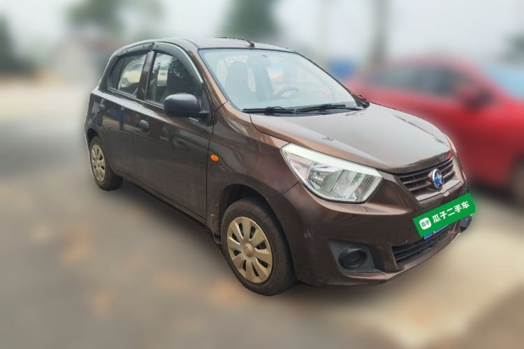 Used Venucia R30 2014 1.2L Manual Enjoyment Edition Front Right 45 Deg