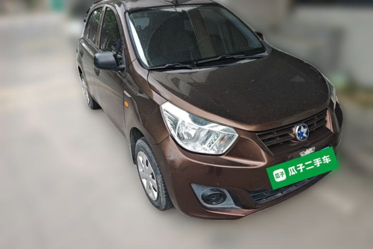 Used Venucia R30 2014 1.2L Manual Enjoyment Edition Front Right 45 Deg