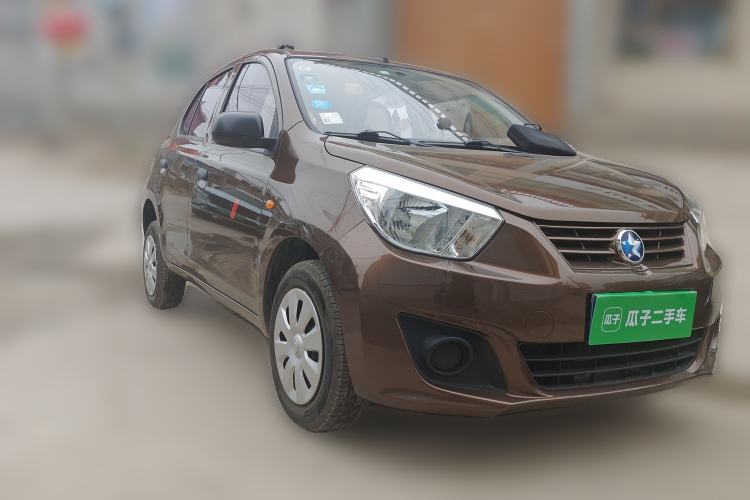 Used Venucia R30 2014 1.2L Manual Enjoyment Edition Front Right 45 Deg