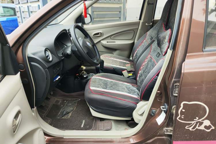 Used Venucia R30 2014 1.2L Manual Enjoyment Edition Left Front Seat