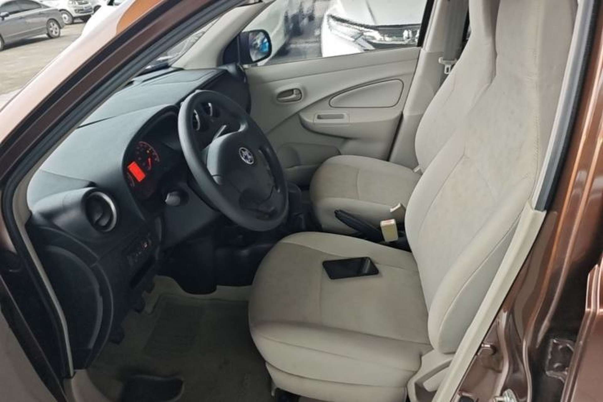Used Venucia R30 2014 1.2L Manual Enjoyment Edition Left Front Seat