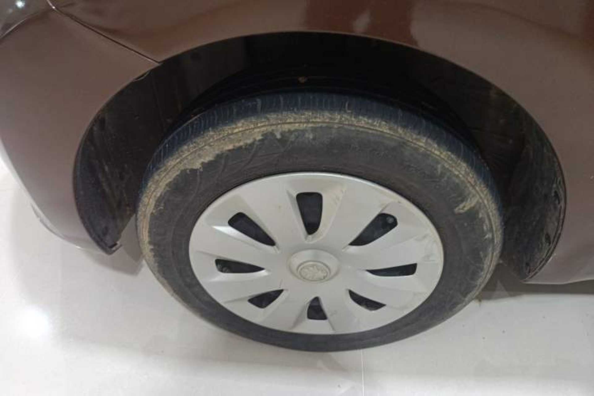 Used Venucia R30 2014 1.2L Manual Comfort Edition Left Front Wheel Hub