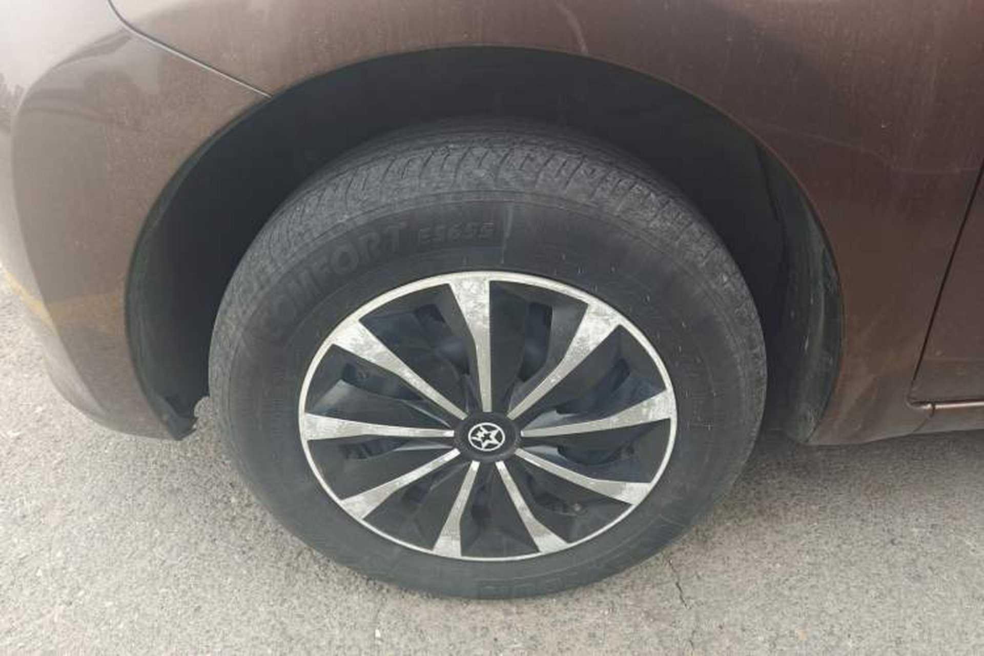 Used Venucia R30 2014 1.2L Manual Comfort Edition Left Front Wheel Hub
