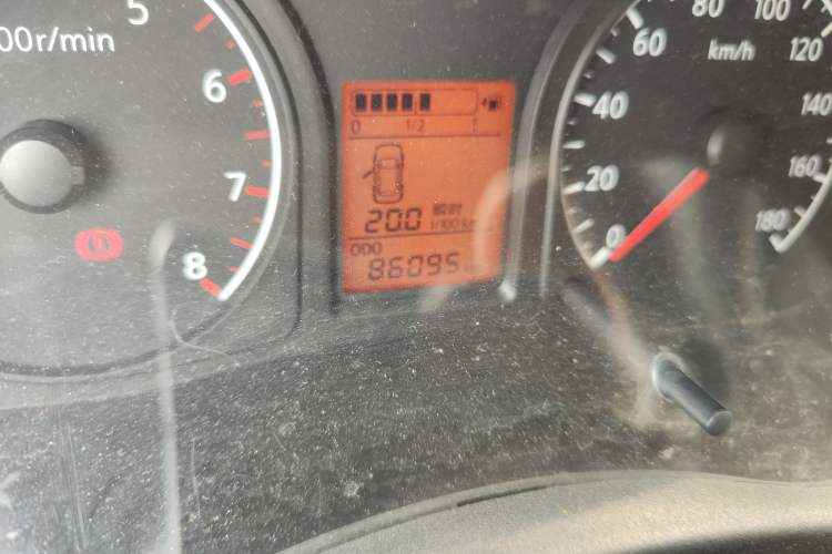 Used Venucia R30 2014 1.2L Manual Enjoyment Edition Odometer Close Up