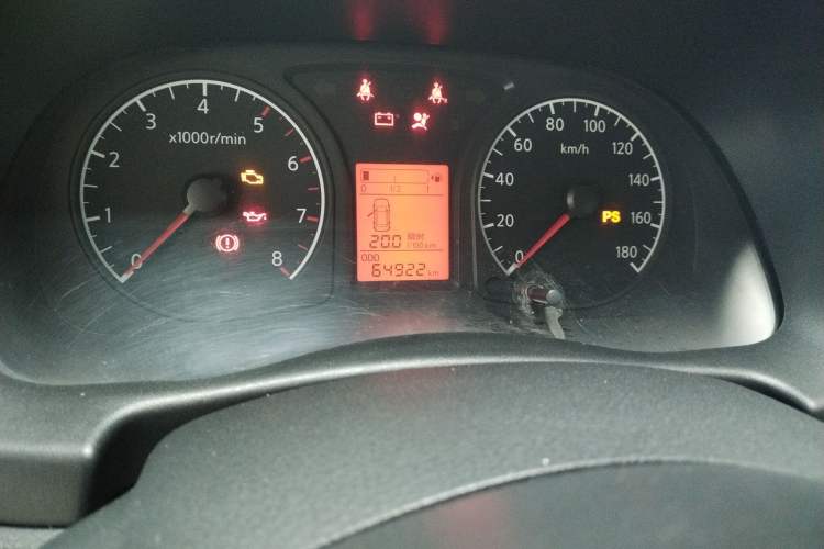 Used Venucia R30 2014 1.2L Manual Comfort Edition Odometer Close Up
