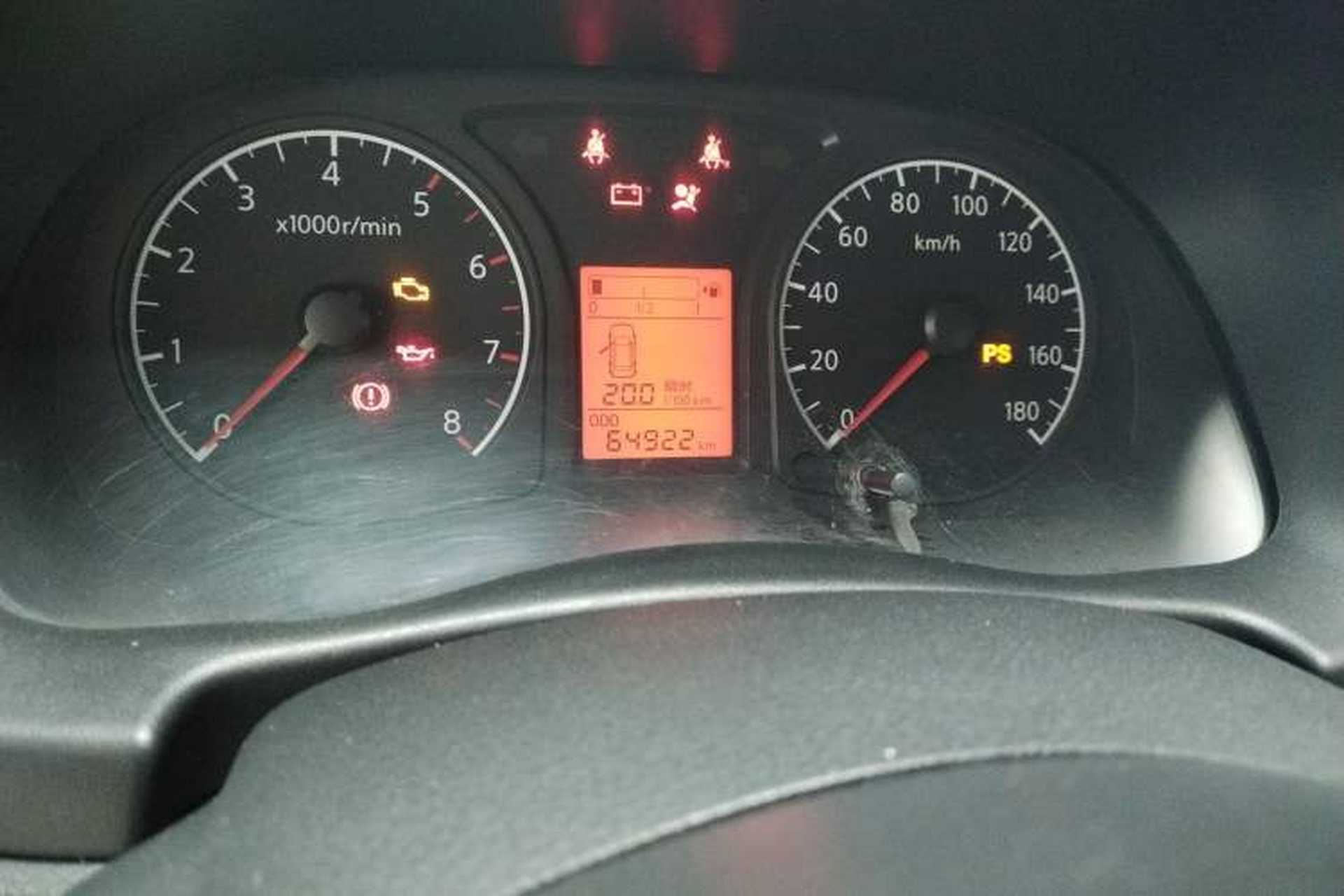 Used Venucia R30 2014 1.2L Manual Comfort Edition Odometer Close Up