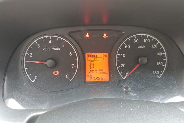 Used Venucia R30 2014 1.2L Manual Enjoyment Edition Odometer Close Up