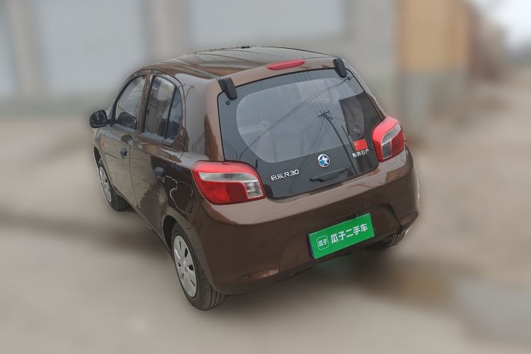 Used Venucia R30 2014 1.2L Manual Enjoyment Edition Rear Left 45 Deg