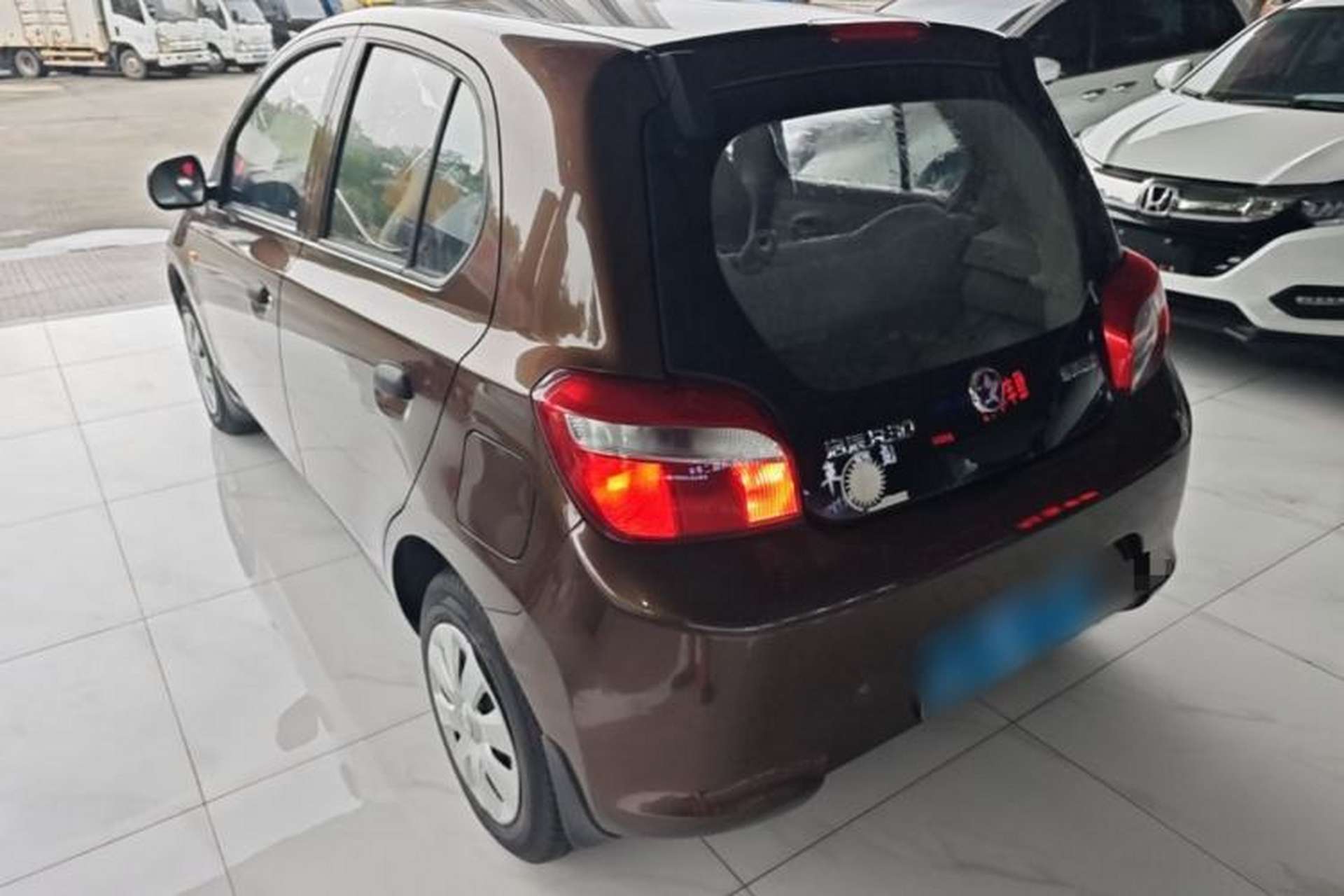Used Venucia R30 2014 1.2L Manual Enjoyment Edition Rear Left 45 Deg