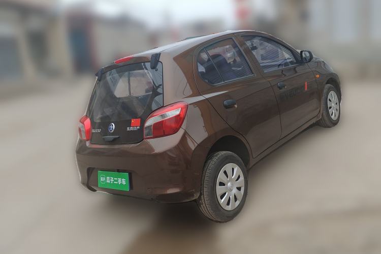 Used Venucia R30 2014 1.2L Manual Enjoyment Edition Rear Right 45 Deg