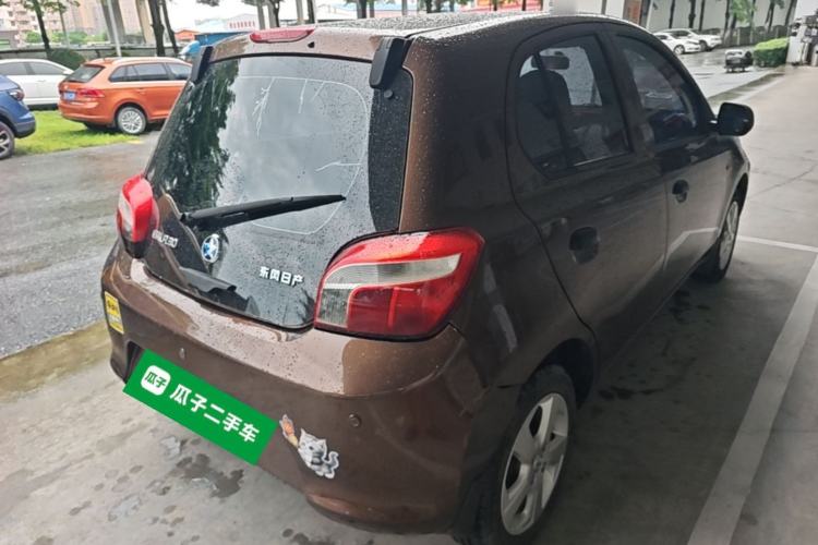 Used Venucia R30 2014 1.2L Manual Luxury Edition Rear Right 45 Deg