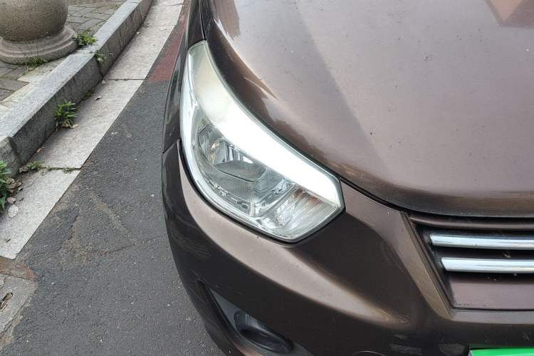 Used Venucia R30 2014 1.2L Manual Enjoyment Edition Right Front Headlight
