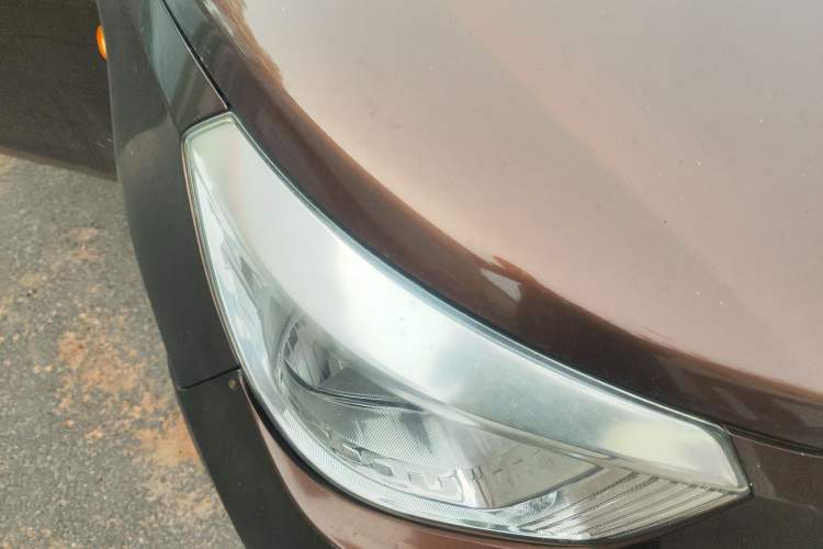 Used Venucia R30 2014 1.2L Manual Enjoyment Edition Right Front Headlight