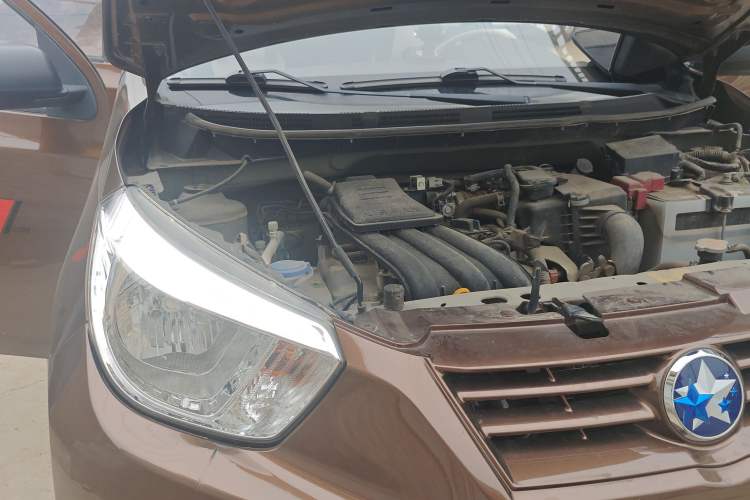 Used Venucia R30 2014 1.2L Manual Enjoyment Edition Right Front Headlight