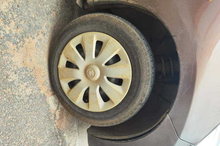 Used Venucia R30 2014 1.2L Manual Enjoyment Edition Right Front Wheel Hub
