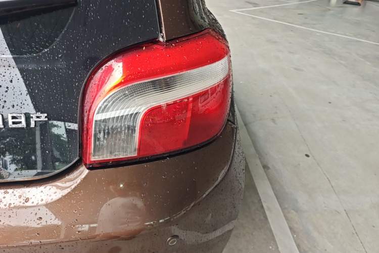 Used Venucia R30 2014 1.2L Manual Luxury Edition Right Rear Taillight